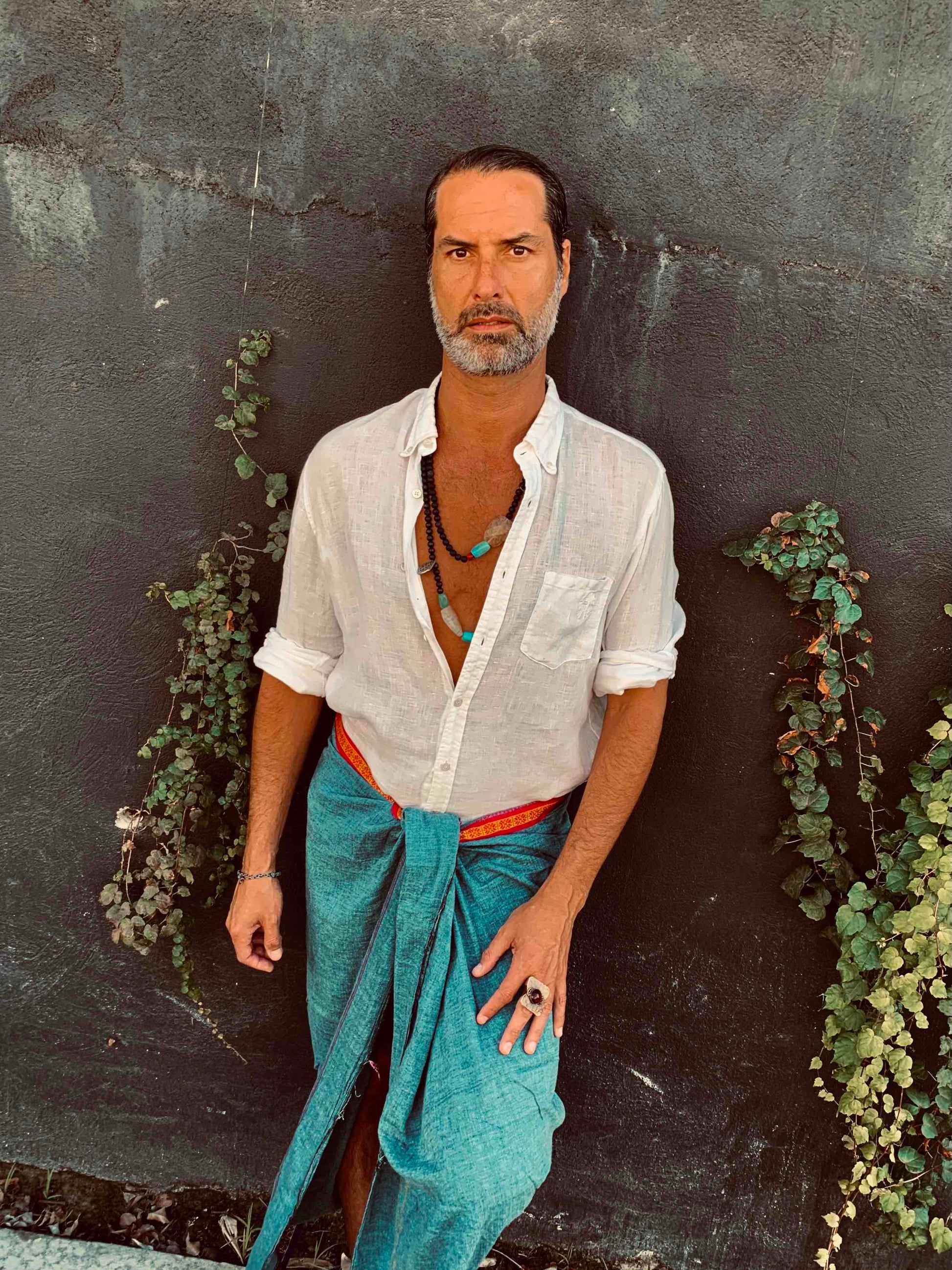Robert is 6'2", wears a medium shirt and is in a size 2